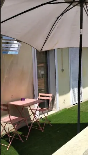 Logement Zen Love, 5 Mn De La Plage Toulon Apartment