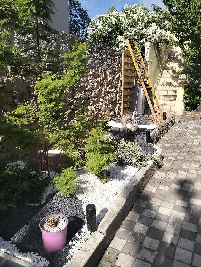 Appartement Logement Zen Love, 5 Mn De La Plage Toulon France